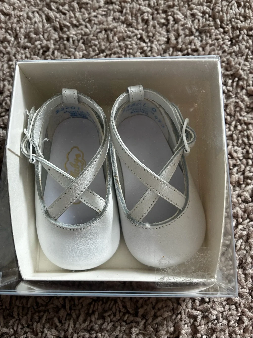 Vintage Lullaby Classic Baby Crisscross Mary Jane Shoes in White - Size 0